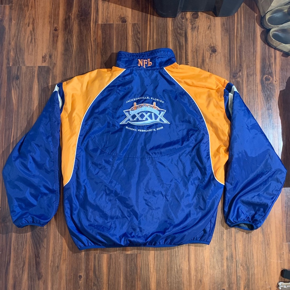 jacksonville nfl super bowl  xxxix reversible jacket 
size large fits xl